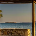 Calmea Seafront - Secluded *
