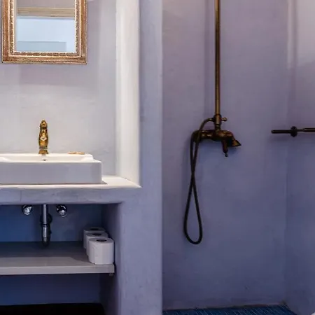 Willa Calmea Seafront - Secluded Alikí