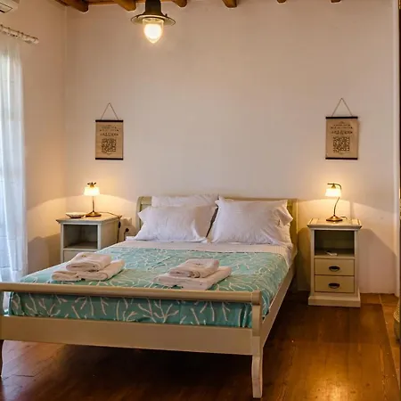 Calmea Seafront - Secluded Vila *