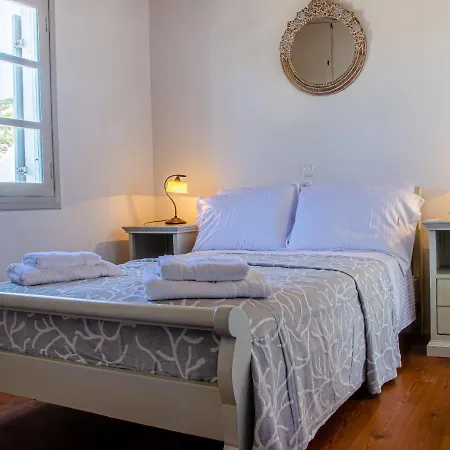 Calmea Seafront - Secluded Villa Parikia (Paros)