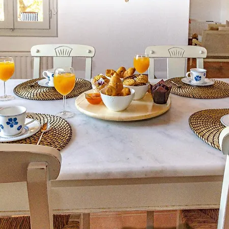 Willa Calmea Seafront - Secluded Alikí