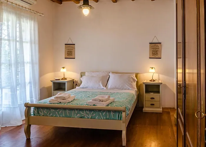 Calmea Seafront - Secluded Villa *