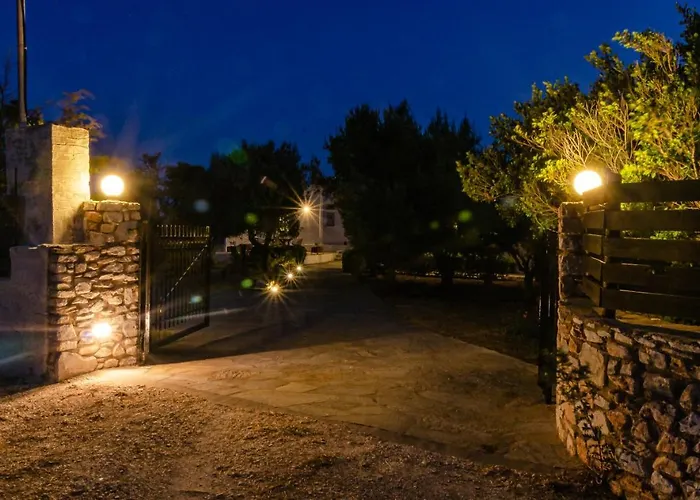 Villa Calmea Seafront - Secluded Alikí